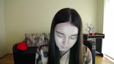 Snapshot of gabby_di chatting on 09.19.25 Jaklin online show from 09.19.25