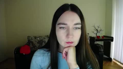 Snapshot of gabby_di chatting on 10.08.25 Jaklin online show from 10.08.25