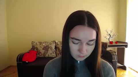 Snapshot of gabby_di chatting on 10.11.25 Jaklin online show from 10.11.25