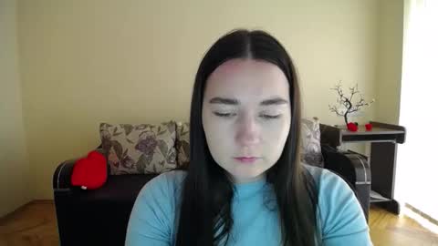 Snapshot of gabby_di chatting on 10.12.25 Jaklin online show from 10.12.25