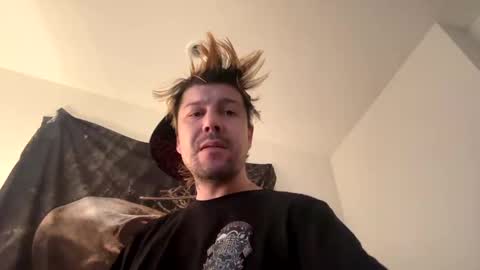 Snapshot of gabethier25 chatting on 12.16.24 yeeah online show from 12.16.24