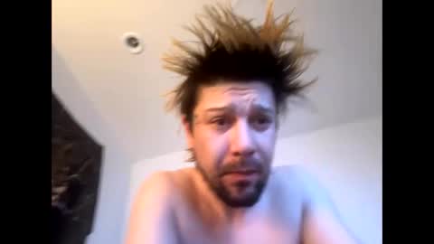 Snapshot of gabethier25 chatting on 01.08.25 yeeah online show from 01.08.25