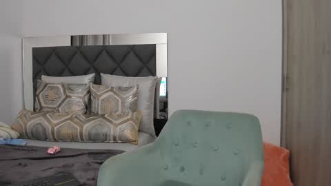   Instagram soygabi g   online show from 12.15.24