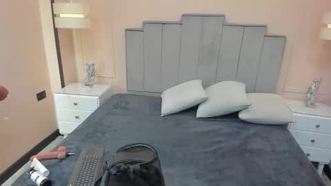   online show from 10.25.25