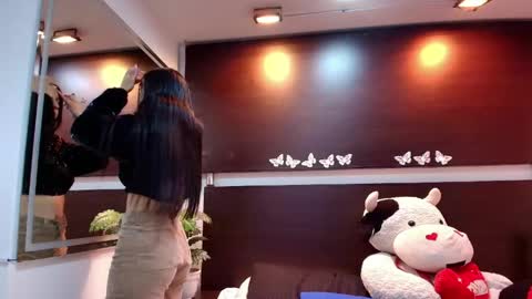 Snapshot of gabriela_meow chatting on 05.25.26 Gabby online show from 05.25.26