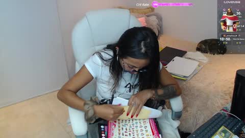 Snapshot of gabriela_morales01 chatting on 01.06.25 . online show from 01.06.25