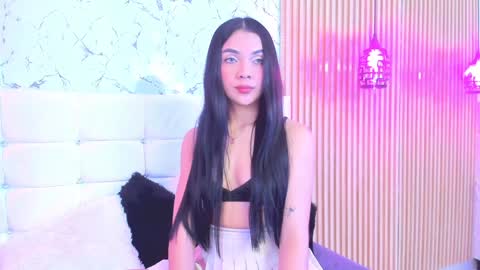 Snapshot of gabrielam_ms chatting on 01.13.25 Gabriela Evans MS online show from 01.13.25