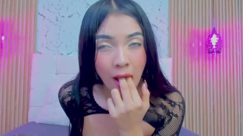 Snapshot of gabrielam_ms chatting on 01.23.25 Gabriela Evans MS online show from 01.23.25
