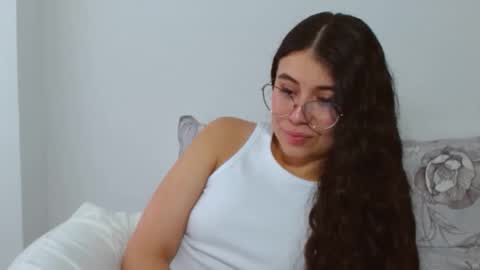 Snapshot of gabrielarossa chatting on 10.15.25 GabrielaRossa online show from 10.15.25