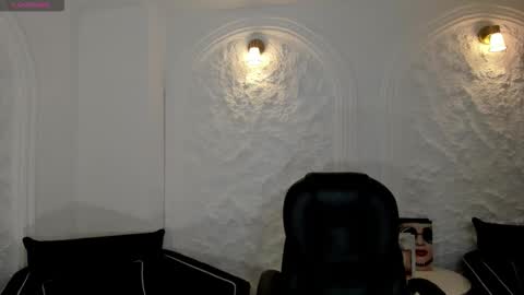 Gabriella Lee online show from 10.17.25