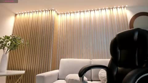 Snapshot of gabriellalee_ chatting on 04.18.26 Gabriella Lee online show from 04.18.26