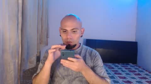 Snapshot of gabrielle_ramirez chatting on 02.09.25 Gabriel online show from 02.09.25