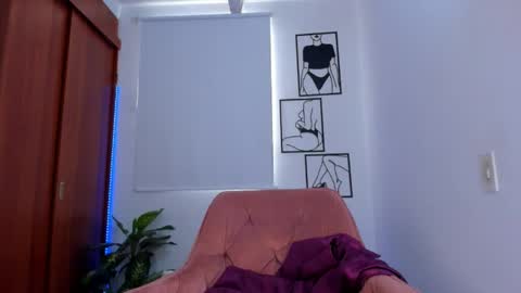 Snapshot of gaby_girl chatting on 04.30.26 online show from 04.30.26