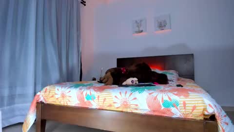 Gabybuttler online show from 02.10.25