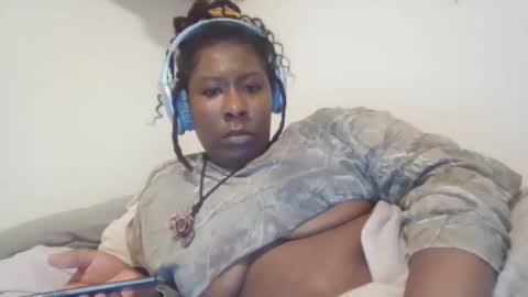 Snapshot of gaeabunny chatting on 02.20.25 gaeabunny online show from 02.20.25