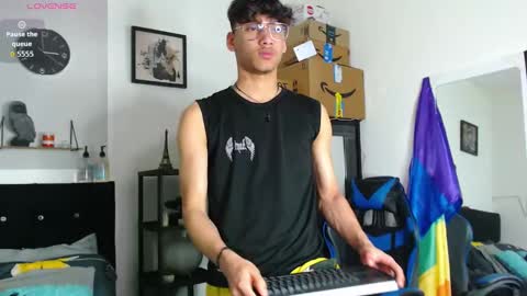 Snapshot of gael_jones chatting on 09.23.25 gael_jones online show from 09.23.25