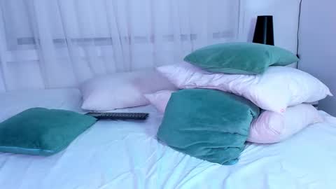 garnet  online show from 12.14.24