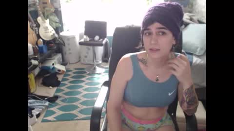 Snapshot of garthvoncoole chatting on 11.17.25 HarperxLotus online show from 11.17.25