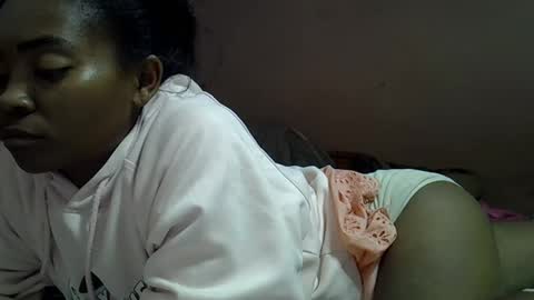 Snapshot of gasielah chatting on 02.26.25 gasielah online show from 02.26.25