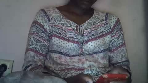 Snapshot of gasielah chatting on 10.29.25 gasielah online show from 10.29.25