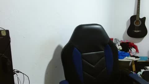 Snapshot of gatika_sexy chatting on 04.20.26 katia online show from 04.20.26