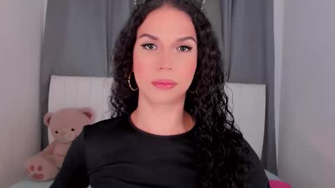 Vnecis Marn online show from 10.25.25