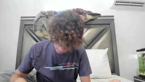 Snapshot of gayndepressed chatting on 09.19.25 Trace online show from 09.19.25