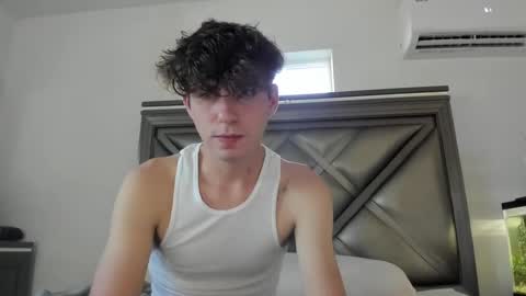 Snapshot of gayndepressed chatting on 10.01.25 Trace online show from 10.01.25