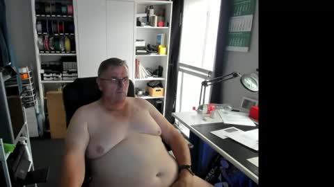 Snapshot of geiler_bock chatting on 06.12.26 Geiler Bock online show from 06.12.26
