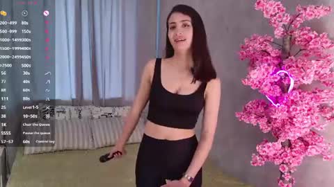 Snapshot of gembrunette chatting on 06.16.26 Lia online show from 06.16.26
