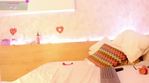 geminis muentes online show from 02.25.25