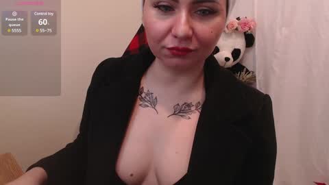 Snapshot of genesisgems11_ chatting on 01.18.25 Genesis online show from 01.18.25