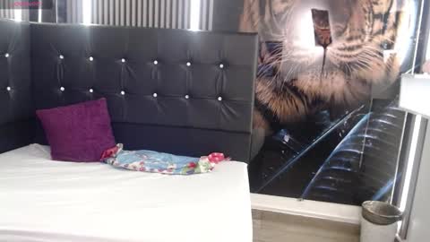 genesisrea__ online show from 10.04.25