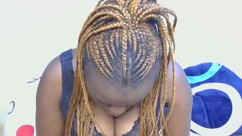 Snapshot of geni_smart chatting on 11.03.25 Luciana online show from 11.03.25