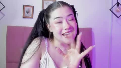Snapshot of gennesis_love chatting on 09.27.25 Sofia online show from 09.27.25