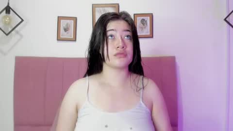 Snapshot of gennesis_love chatting on 09.28.25 Sofia online show from 09.28.25