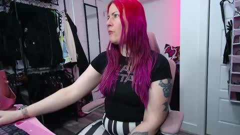 Snapshot of gennyrock chatting on 04.17.26 Genny Rock and online show from 04.17.26