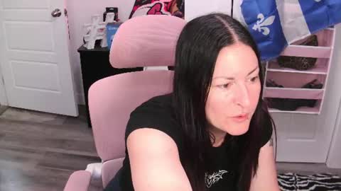 Snapshot of gennyrock chatting on 07.10.26 Genny Rock and online show from 07.10.26