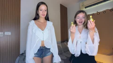 Snapshot of gentle_killers chatting on 05.04.26 Mary Blonde and Kira brunette online show from 05.04.26