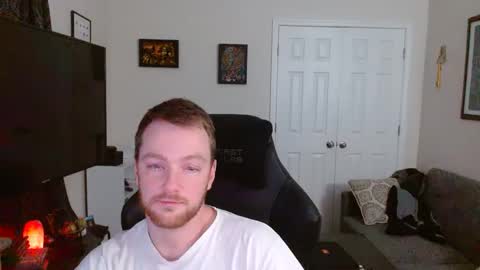 Snapshot of genuinedge chatting on 10.04.25 genuinedge online show from 10.04.25