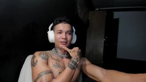 independent model online show from 01.12.25