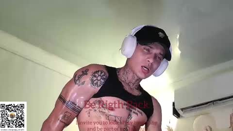 independent model online show from 02.11.25