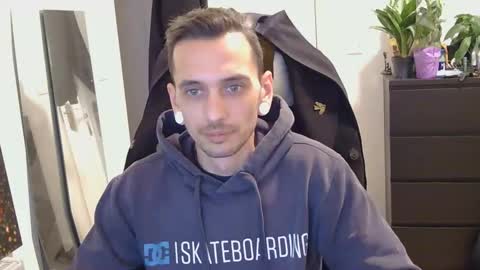 Snapshot of georgek0011 chatting on 12.02.25 georgek0011 online show from 12.02.25