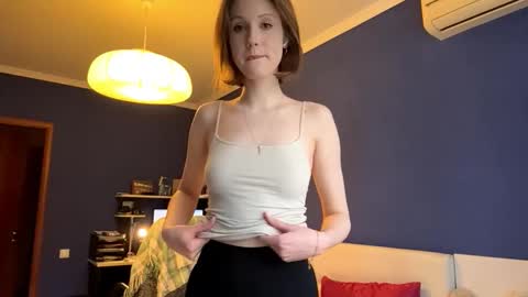 Snapshot of georgiannestrickling chatting on 11.24.25 Margaret online show from 11.24.25