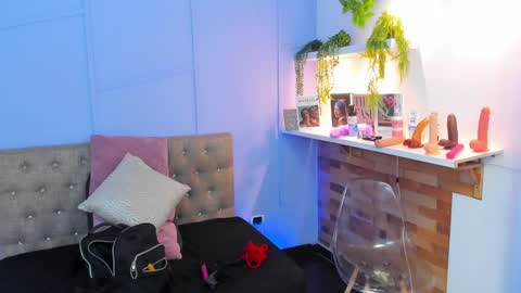 Georgina Coule online show from 12.21.24