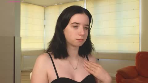 My name is Kelly online show from 10.08.25