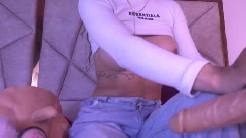 geraldinesuaan online show from 02.28.25