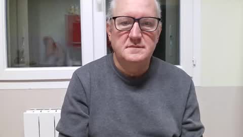 Snapshot of gerardlp131313 chatting on 10.31.25 gerardlp131313 online show from 10.31.25