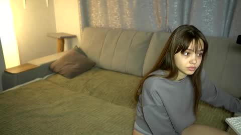 Jean and Isa couple Van online show from 01.09.26