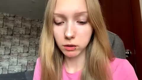 Snapshot of gertrudeuran chatting on 07.16.26 Sophie online show from 07.16.26